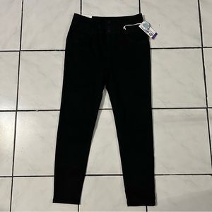 Refugee Jeans: 👖 Black Push-up Super High Rise Skinny Jeans